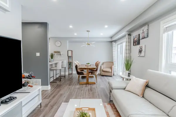 Barrie, ON L4M 7J8,34 Coronation Pkwy