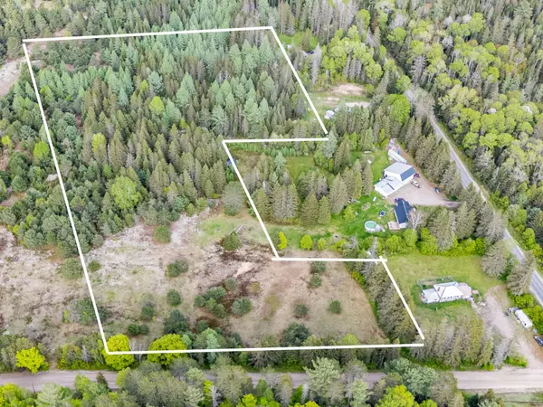 Armour, ON P0A 1C0,397 Relative RD