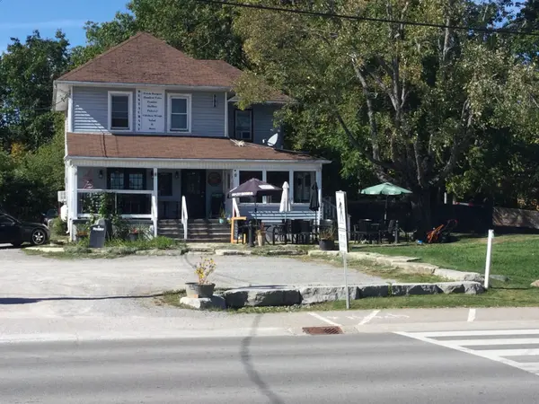 1925 Lakehurst RD, Trent Lakes, ON K9J 6X2