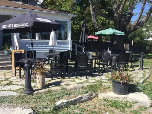 1925 Lakehurst RD, Trent Lakes, ON K0L 1J0