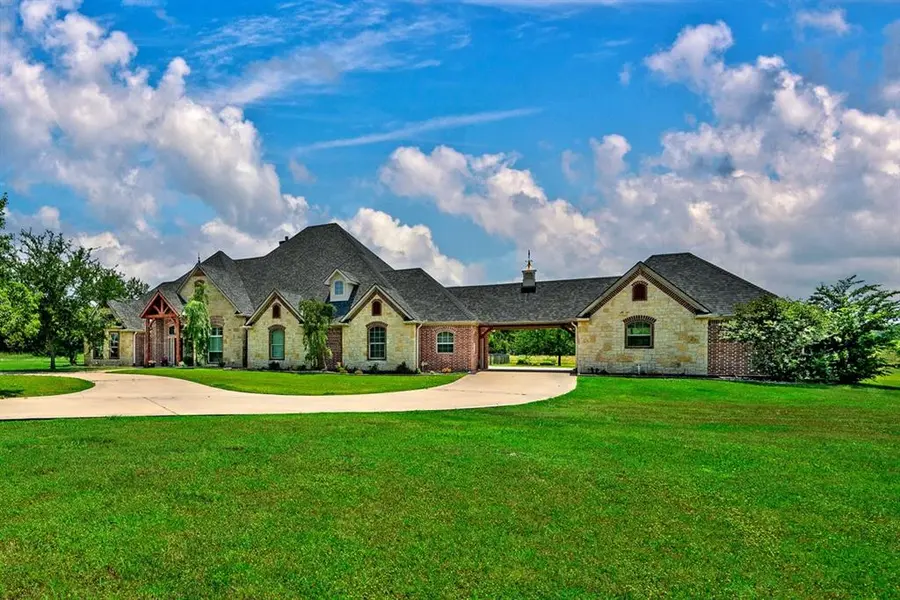 209 Chrissa Drive, Pottsboro, TX 75076