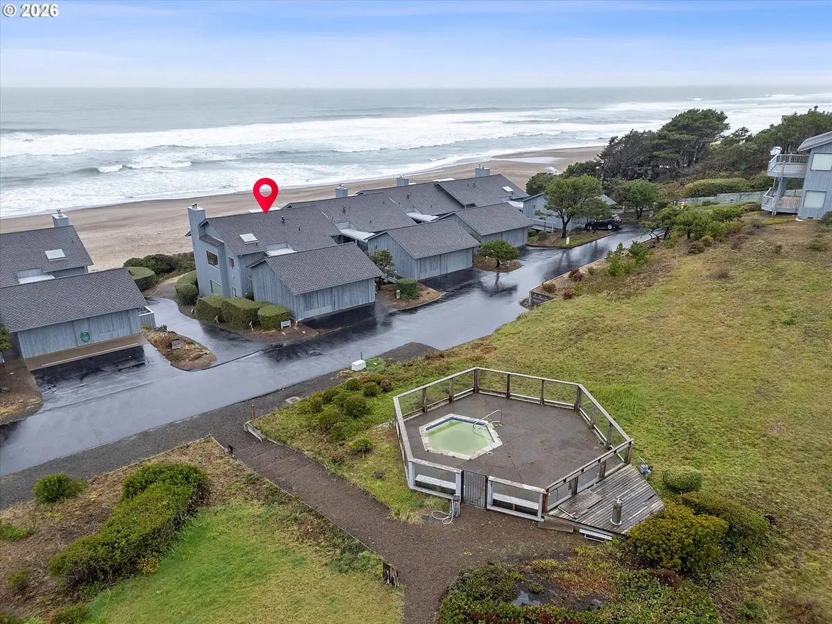 4175 N HIGHWAY 101 #D-2, Depoe Bay, OR 97341