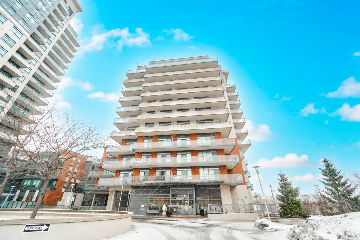 35 Fontenay CT #409, Toronto W08, ON M9A 0C4