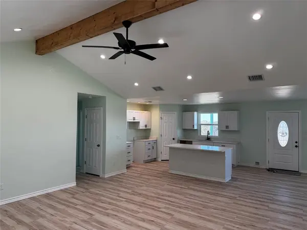 530 Lois Circle, Granbury, TX 76049