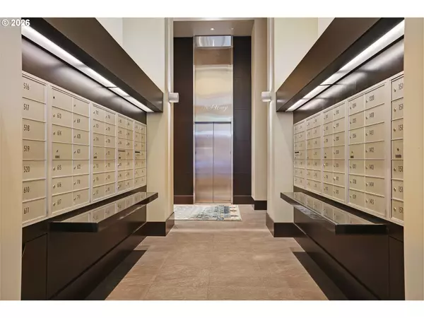 Portland, OR 97209,1025 NW COUCH ST #717