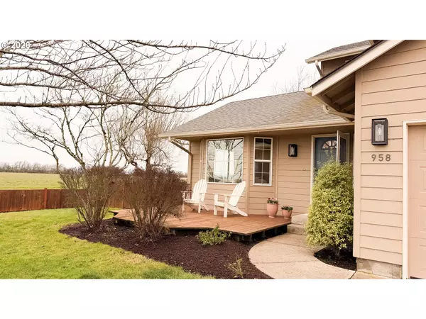 Harrisburg, OR 97446,958 SMITH ST