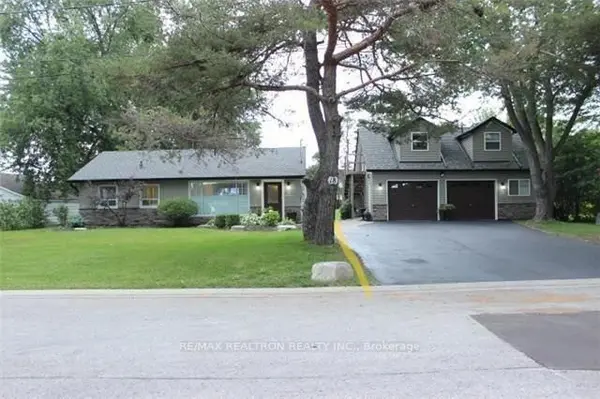 16 Hillcourt AVE, Whitby, ON L1R 2T9