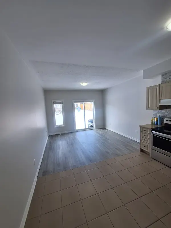 177 Isabella DR #UPPER, Orillia, ON L3V 6H2