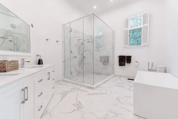 4410 Lakeshore RD, Burlington, ON L7L 1B4