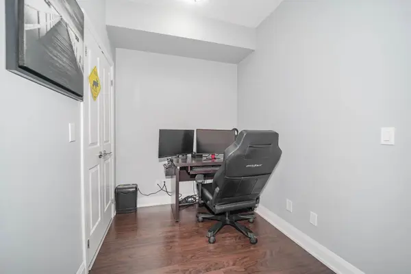 35 Fontenay CT #409, Toronto W08, ON M9A 0C4