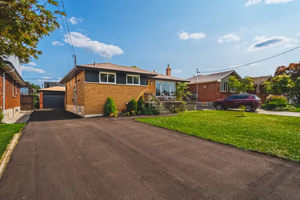 131 Welbourn DR,  Hamilton,  ON L9A 3N5