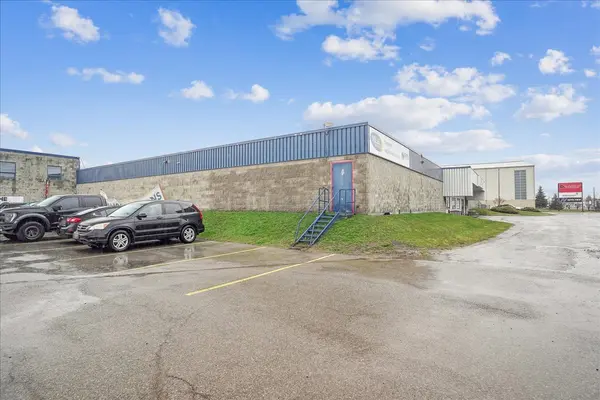 590 South Service RD #C, Hamilton, ON L8E 2W1