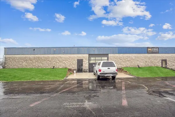 590 South Service RD #C, Hamilton, ON L8E 2W1