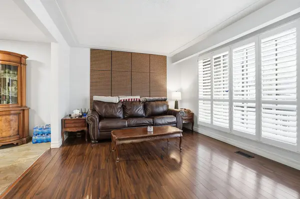 Brantford, ON N3R 2V9,20 Amber ST