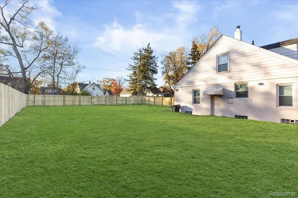 16221 SANTA ROSA DR, Detroit, MI 48221