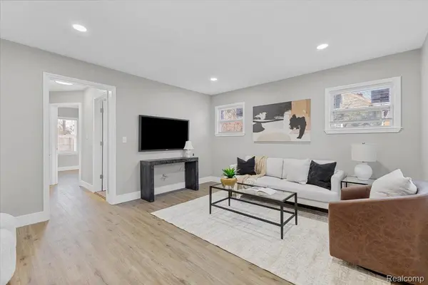 16221 SANTA ROSA DR, Detroit, MI 48221