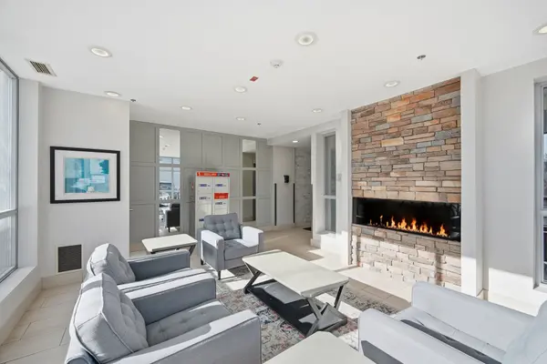 2464 Weston RD #711, Toronto W04, ON M9N 0A2