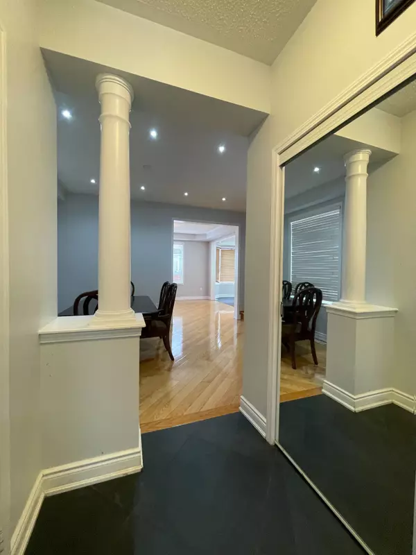 Brampton, ON L6X 0M1,230 Fandango DR