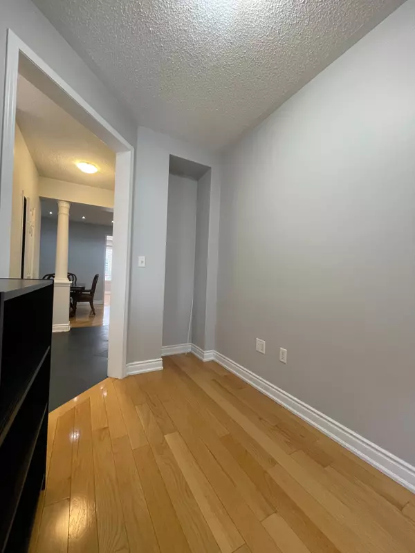 Brampton, ON L6X 0M1,230 Fandango DR