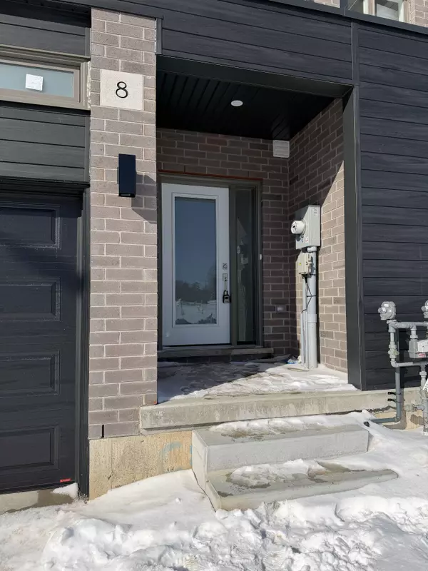 Cambridge, ON N1S 0G3,8 Red Oak Common