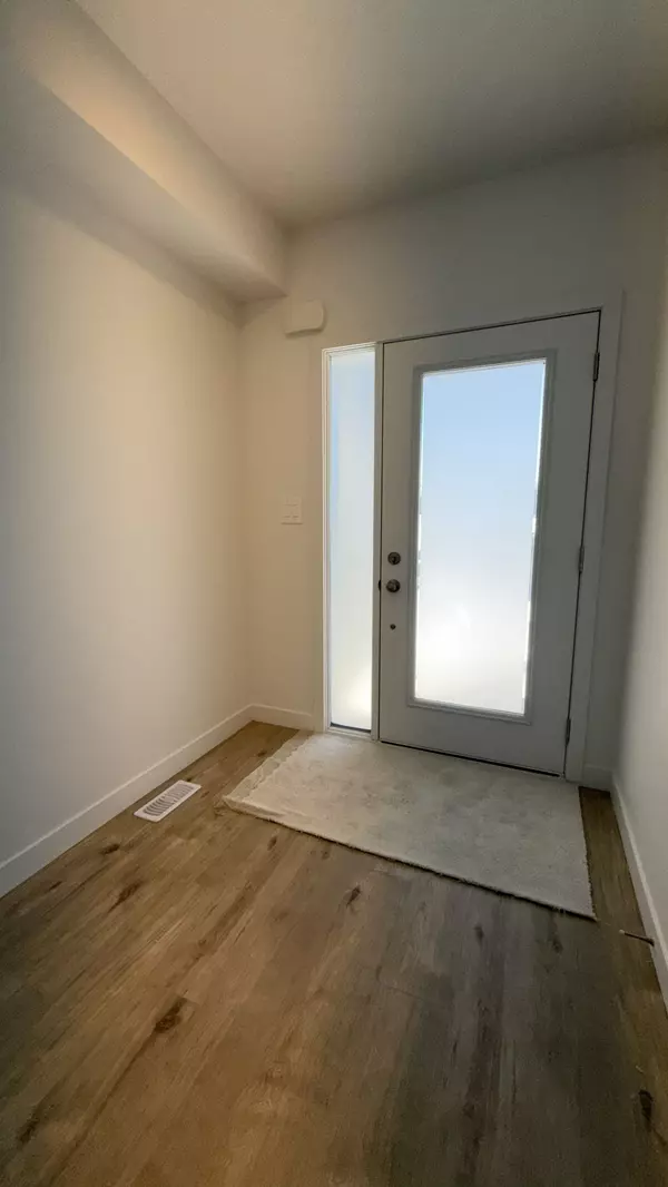 Cambridge, ON N1S 0G3,8 Red Oak Common