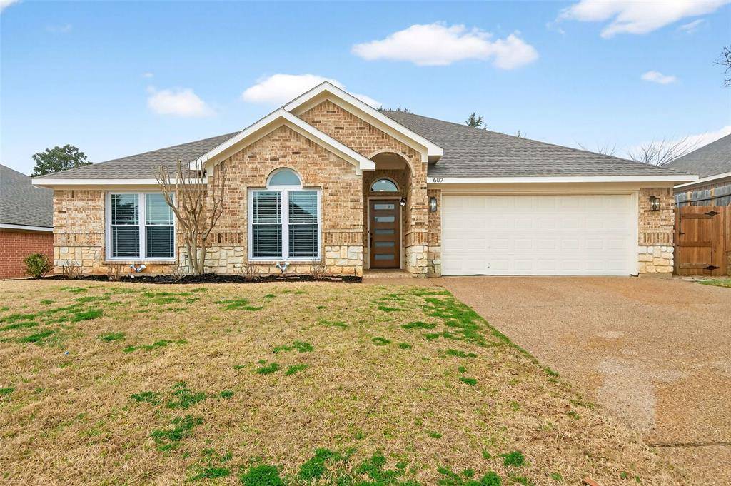 607 Parkhill Drive, Mansfield, TX 76063