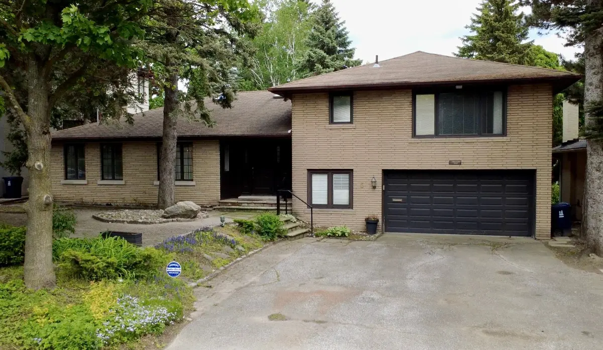 5 Stratheden RD, Toronto C12, ON M4N 1E2