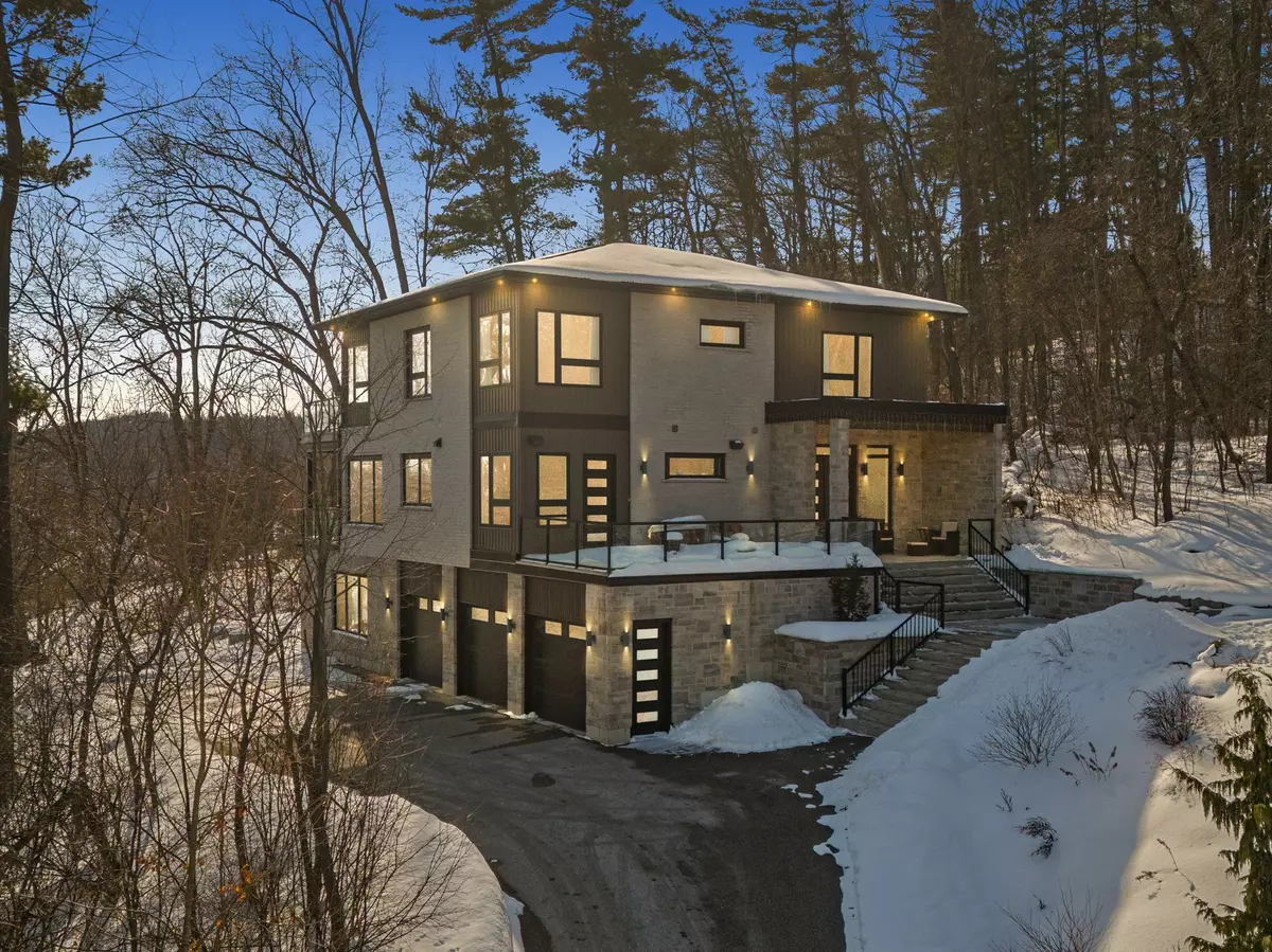 Cambridge, ON N1S 4E4,111 Grand Ridge DR