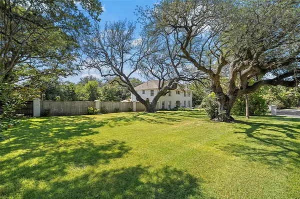 6710 Fish Pond Road, Waco, TX 76710