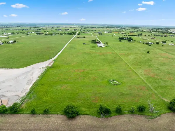 2752 Branch Road #A, Krum, TX 76249