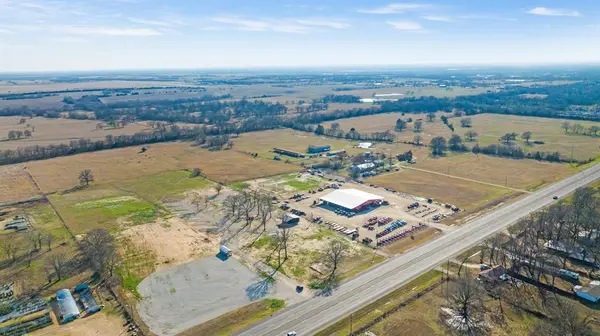 3052 HWY 82, Paris, TX 75460