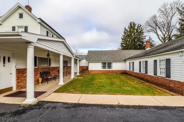 15 Academy St, Califon Boro, NJ 07830