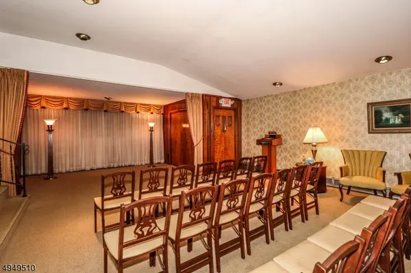 15 Academy St, Califon Boro, NJ 07830