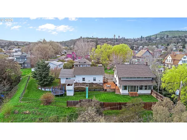 The Dalles, OR 97058,916 KELLY AVE