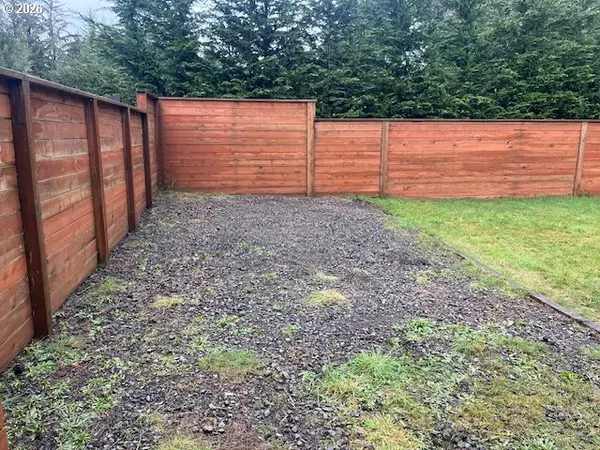 Florence, OR 97439,5147 HILLTOP DR