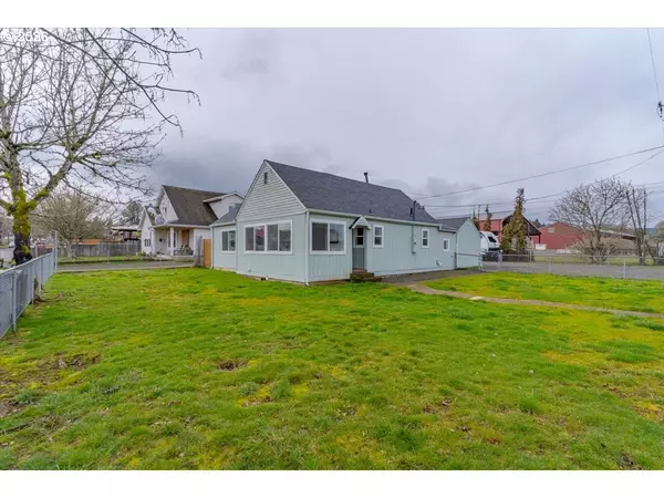 Dallas, OR 97338,809 SW ASH ST