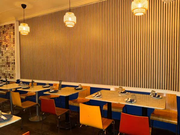 942 Queen ST W, Toronto C01, ON M6J 1G8