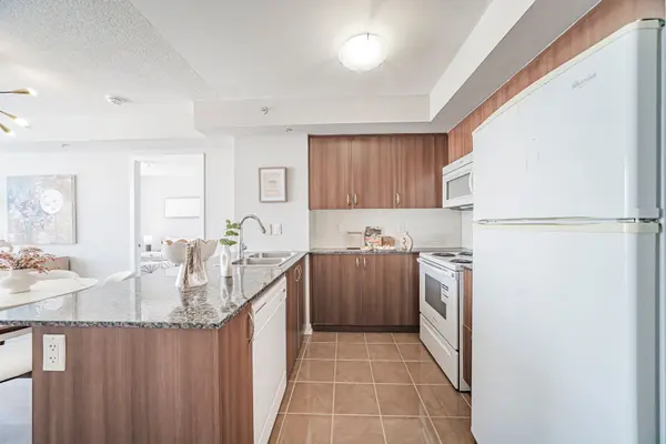 5740 Yonge ST #1706, Toronto C07, ON M2M 0B1