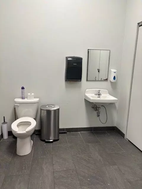 Barrie, ON L4N 6W5,371 King ST #6