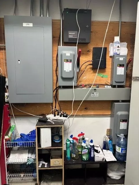 Barrie, ON L4N 6W5,371 King ST #6