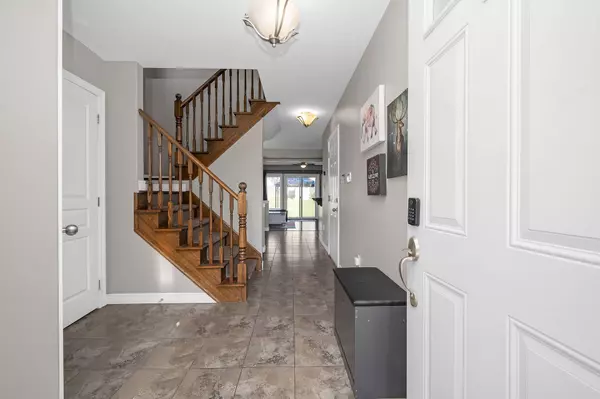 Hamilton, ON L0R 1C0,31 DONALD BELL DR