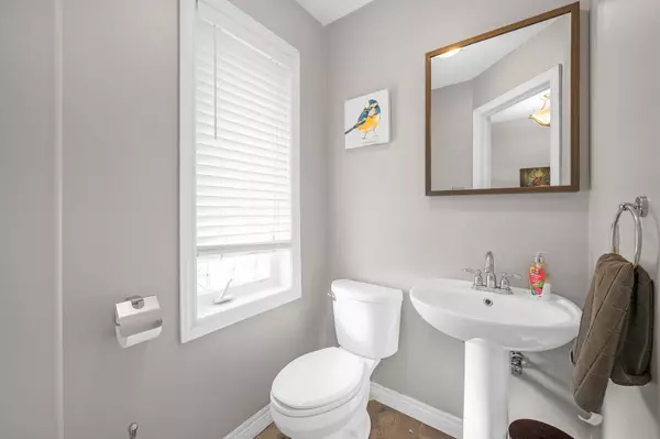 Hamilton, ON L0R 1C0,31 DONALD BELL DR