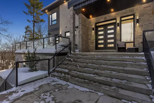 Cambridge, ON N1S 4E4,111 Grand Ridge DR