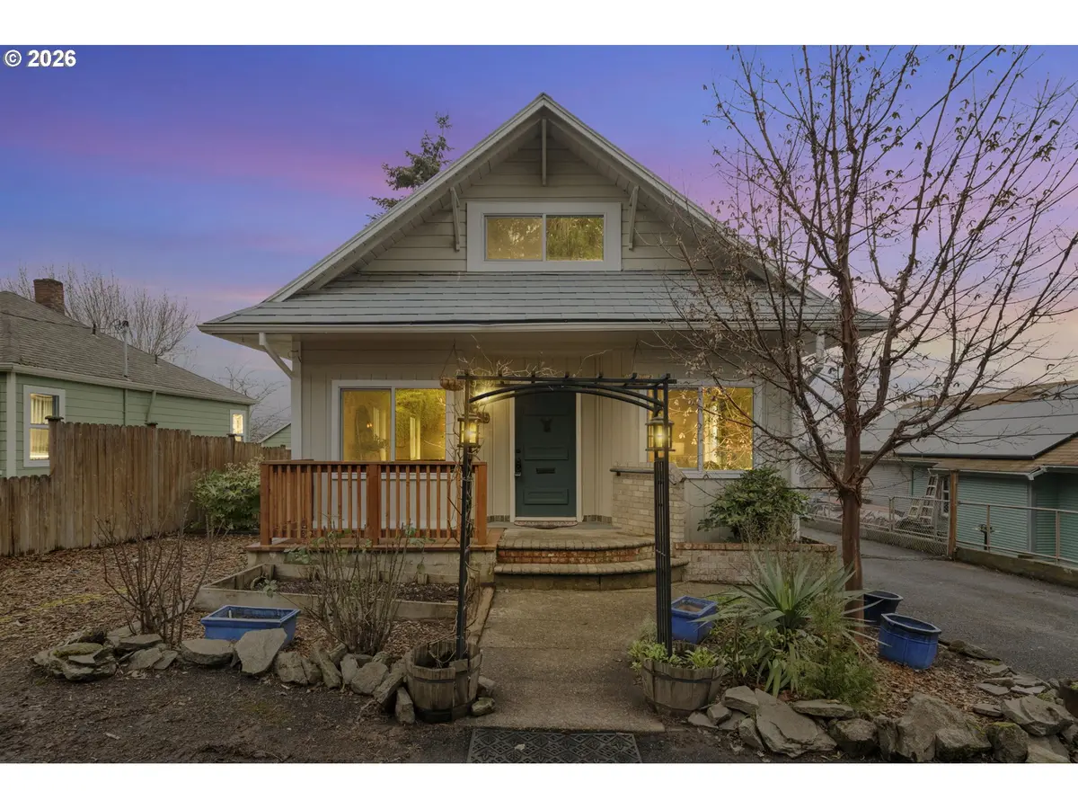 515 PEARL ST, Oregon City, OR 97045