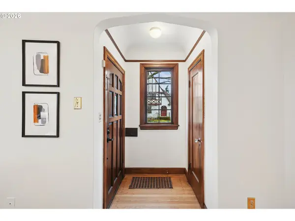 3510 NE KNOTT ST, Portland, OR 97212