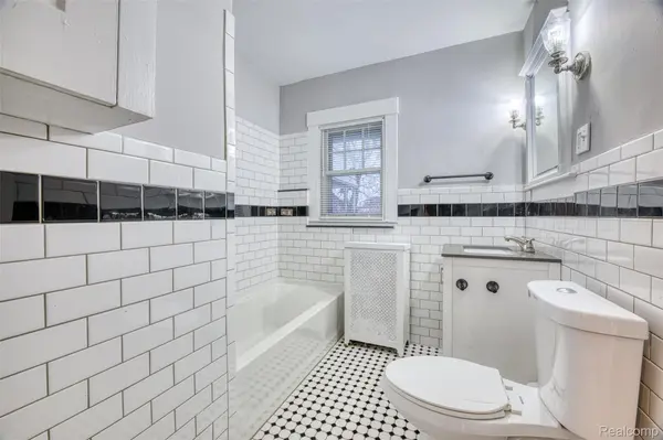 1525 Edison ST, Detroit, MI 48206