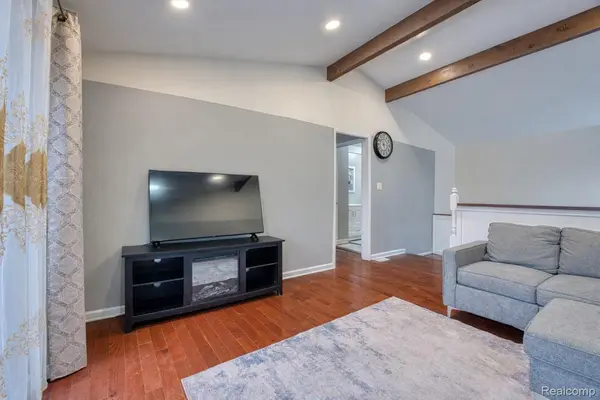 2738 Berry DR, Bloomfield Hills, MI 48304