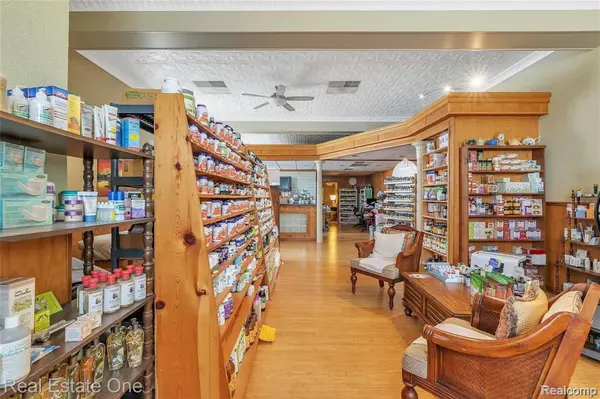 4601 Allen RD, Allen Park, MI 48101