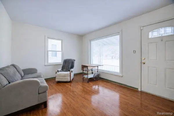 2209 Progress AVE, Lincoln Park, MI 48146