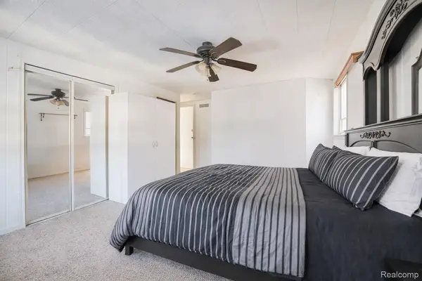 2209 Progress AVE, Lincoln Park, MI 48146